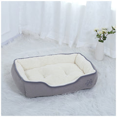 White Oxford cloth donut pet bed with plush PP cotton cushioning
