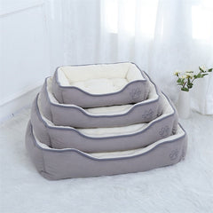 Four-season plush pet bed available in Coffee and White
